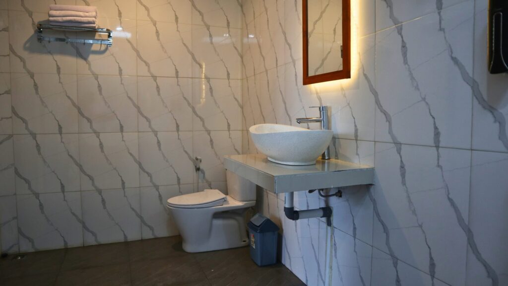 Pic 03 Bathroom 2