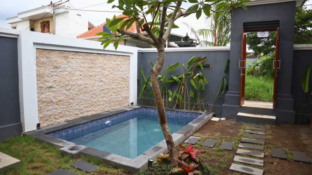 Pic 13 Pool